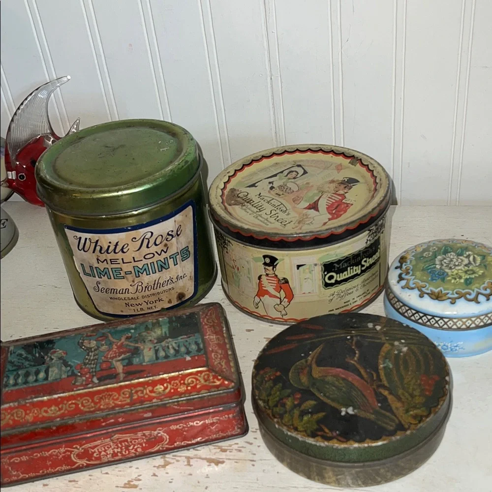 Mixed lot vintage advertising tins